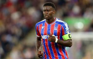 格拉斯纳：我从未威胁以离职阻止格伊转会，主席最终决定留下他