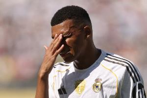 纳斯里质疑姆巴佩未考驾照：这不正常，齐达内同龄时也做了很多事