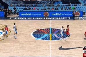 开张！土耳其前场抢断 申京接球暴扣打中个人本场首个运动战进球