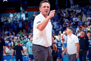 斯洛文尼亚主帅：我们在这场比赛中不被尊重 为球员们感到骄傲