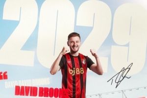 官方：伯恩茅斯与28岁边锋大卫-布鲁克斯续约到2029年