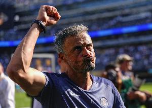 巴黎人报：虽肩锁关节骨折，但恩里克预计仍会现场指挥巴黎的比赛