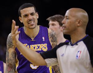 巴爷：NBA生涯一共被罚款60万美元 现在要养四个孩子有点悔不当初