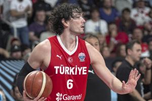 铁血战士！奥斯曼带伤作战 12中7得到17分3板3助2断