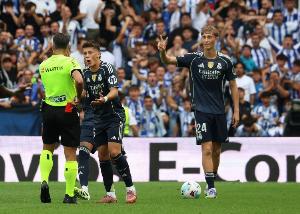 皇马电台对比数据：为何巴萨65场获得人数优势，皇马2场人数劣势