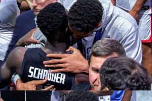 施罗德：对字母只有敬佩 跨国的球员互动对两国篮球发展很有意义