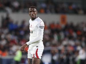 邮报：扎哈控股球队被迫花1万镑，来清理因游客露营产生的垃圾