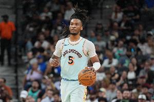 匿名教练：卡斯尔打球让我想起年轻的科比 自信心冲筐方式都具备