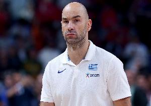 不是好的传球手？希腊主帅：申京还年轻 还轮不到他评价字母哥