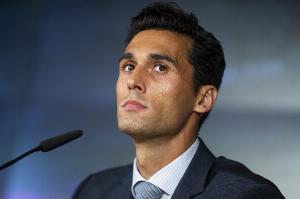 卡斯蒂亚也吃争议红牌，阿韦洛亚：我和阿隆索都不明白是什么原因