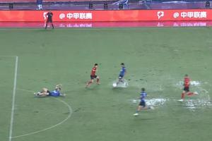 水球大战漏判越位！足协评议：南通球员倒地后越位触球，进球无效