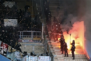 官方：球迷暴力行为致多名警察受伤，德累斯顿迪纳摩被重罚11万欧