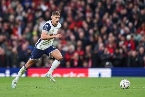 范德文谈犯规染黄：我觉得我是去争夺球权，所以那不是红牌