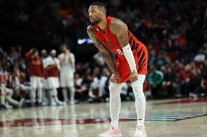 钱多事少离家近！利拉德：现在是我人生中最幸福的时间段