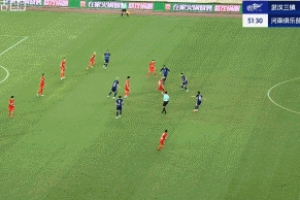 打花了！阿奇姆彭单刀过门将破门完成双响，河南客场4-0领先三镇