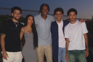 全是拉尔萨生的！皮蓬晒与四名子女温馨合照 小女儿亭亭玉立