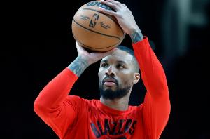 利拉德：新秀赛季就主动站出来投关键球 大学时经常模拟绝杀球