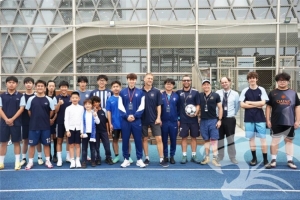 三镇进校园｜走进爱莎学校 播种绿茵梦想