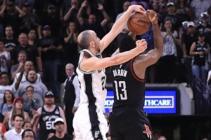 杨毅：马努在马刺打第6人是解决攻坚难题 巅峰邓肯当时仅次于鲨鱼