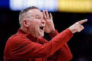 波特：我对马龙爱恨交织 他很严厉 但无论如何感谢他最初给我机会