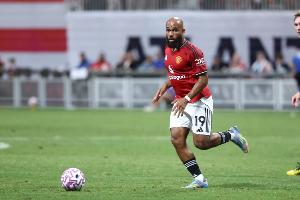 记者：赛前播报姆伯莫的名字时，布伦特福德球迷为他送上掌声