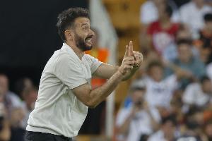 阿斯：瓦伦西亚负于奥维耶多赛后，主帅科贝兰点名批评了多位球员