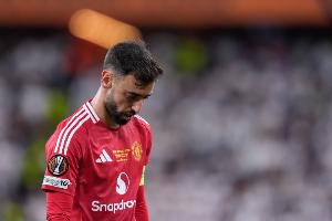 今夏报价1亿被拒！曼晚：沙特冬窗可能再追B费，开70万镑免税周薪