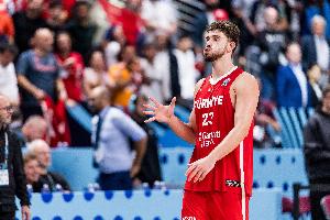 杜兰特：申京在欧锦赛表现很精彩 我很期待每天都见证他的成长