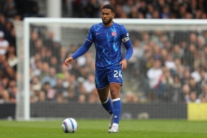 记者：据了解里斯-詹姆斯只是轻微伤病，预计这是短期的