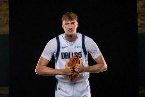 媒体人：弗拉格的全面性一览无余 每场比赛的影响力是有基本盘的