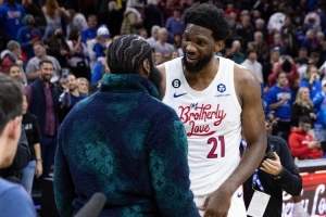 比尔：人们轻视我和哈登 他在费城时帮恩比德拿到了MVP啊