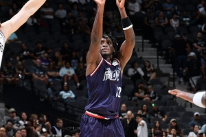 95加满！奥拉迪波半场10中7&7罚6中轰21分 另有5助2断正负值+4