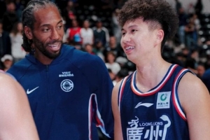 莱昂纳德：我觉得张文杰很有天赋 他未来会更好的