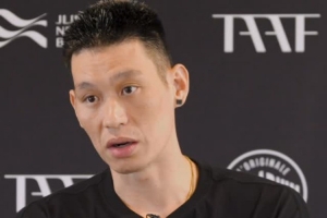 书豪：哈登开始斜眼看我&我打得也憋屈 深聊后关系和合作都更好了