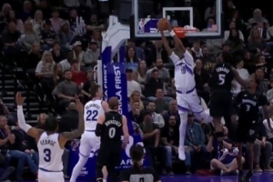 仿佛看见麦迪了！5号秀贝利反击底线漂移小折叠双手反扣美如画