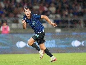 皮奥·埃斯波西托：雷特吉非常全面，我们锋线所有前锋都很合拍