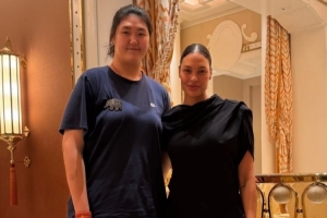 坎贝奇晒与张子宇的合照：我的宝贝妹妹 务必保护她