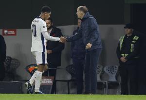 振臂怒目！邮报：图赫尔避免贝林染红很明智，但换下他令其很不悦