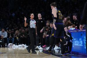 MVP？东契奇37分10助4断+末节划水8个失误也挺“亮眼”！