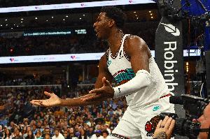 效率太低！小贾伦20中8拿到18分6板3助 无罚球