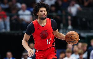 人手短缺！夏普右小腿酸痛今日缺战 此前罗威、霍勒迪都确定不打