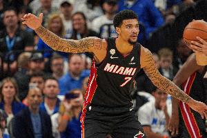 抢16板！阿德巴约：韦尔终于开窍了 我和他聊过他卸下了不少压力