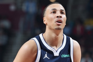 解说谈埃克萨姆报销：独行侠本赛季目标已明确是重建 要拿高顺位