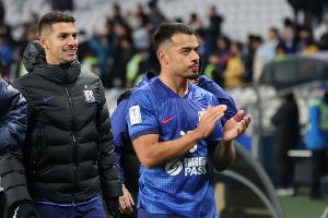 记者：李可因伤没有参加全队赛前合练，明天能否首发是个未知数