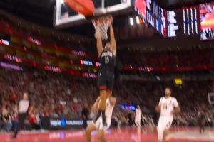 起势！申京倒地抢断脑后不看人助攻谢泼德起飞双手扣停掘金