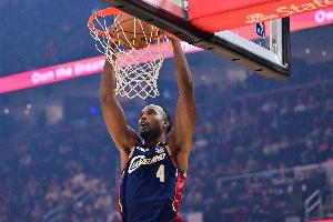 重锤火花！加兰送妙传 莫布里力压防守暴扣打停步行者