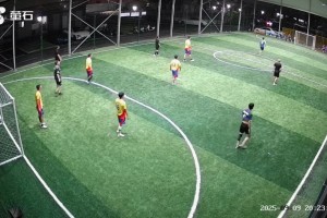 离谱！怒射对方球门结果进了自家大门，这该找谁说理