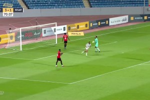 沙特球迷：马上抓起来！沙特甲联赛惊现人神共愤一幕