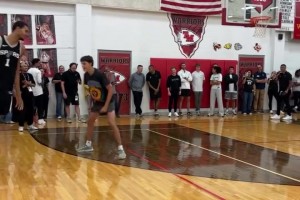 文班出席马刺队社区互动与球迷交流，先是大帽对方随后再隔扣