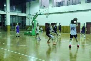 越来越看不懂了，这个球到底是好球还是走步呢